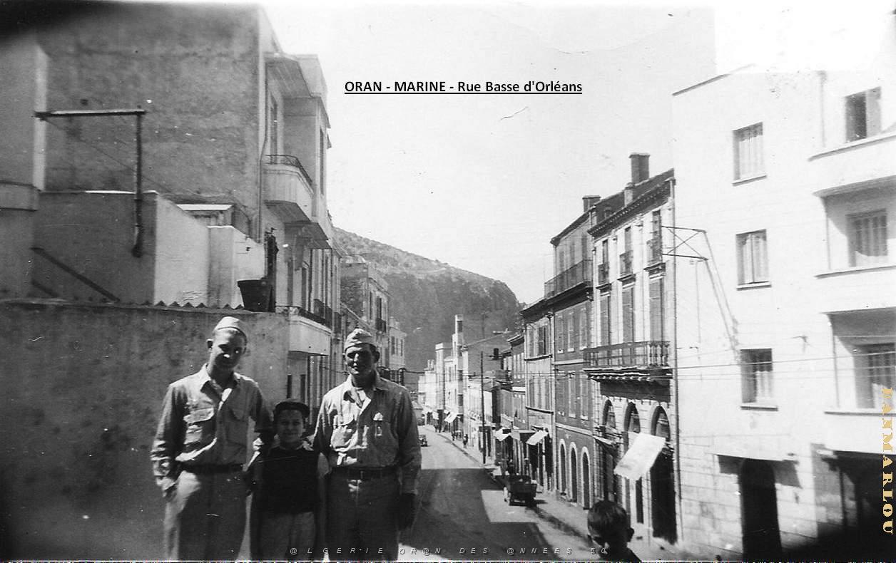 MB c- 08a- Rue d' Orleans et Place de Nemours.jpg